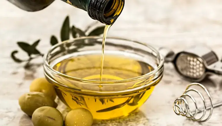 Can Cats Eat Olive Oil? A Comprehensive Guide For Cat Owners